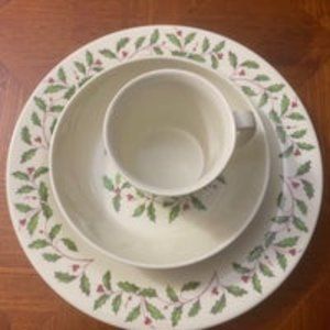 Lenox Holiday Children’s Dinnerware 3 piece set in melamine